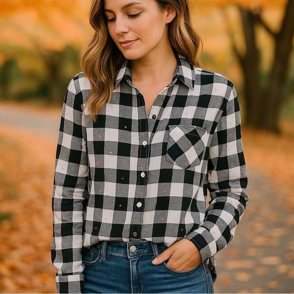 American Eagle Buffalo Plaid Button Down Shirt XS Valentine’s Day‎ hearts